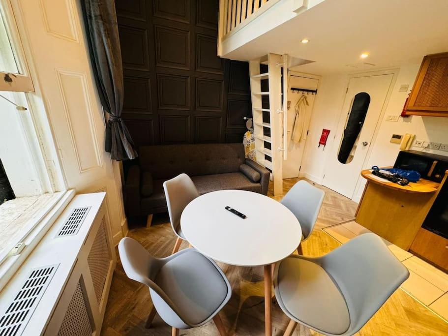 Trio'S Haven In Portebello Road Londen Buitenkant foto
